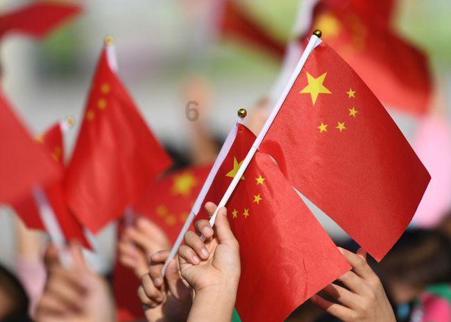 上升的五彩石